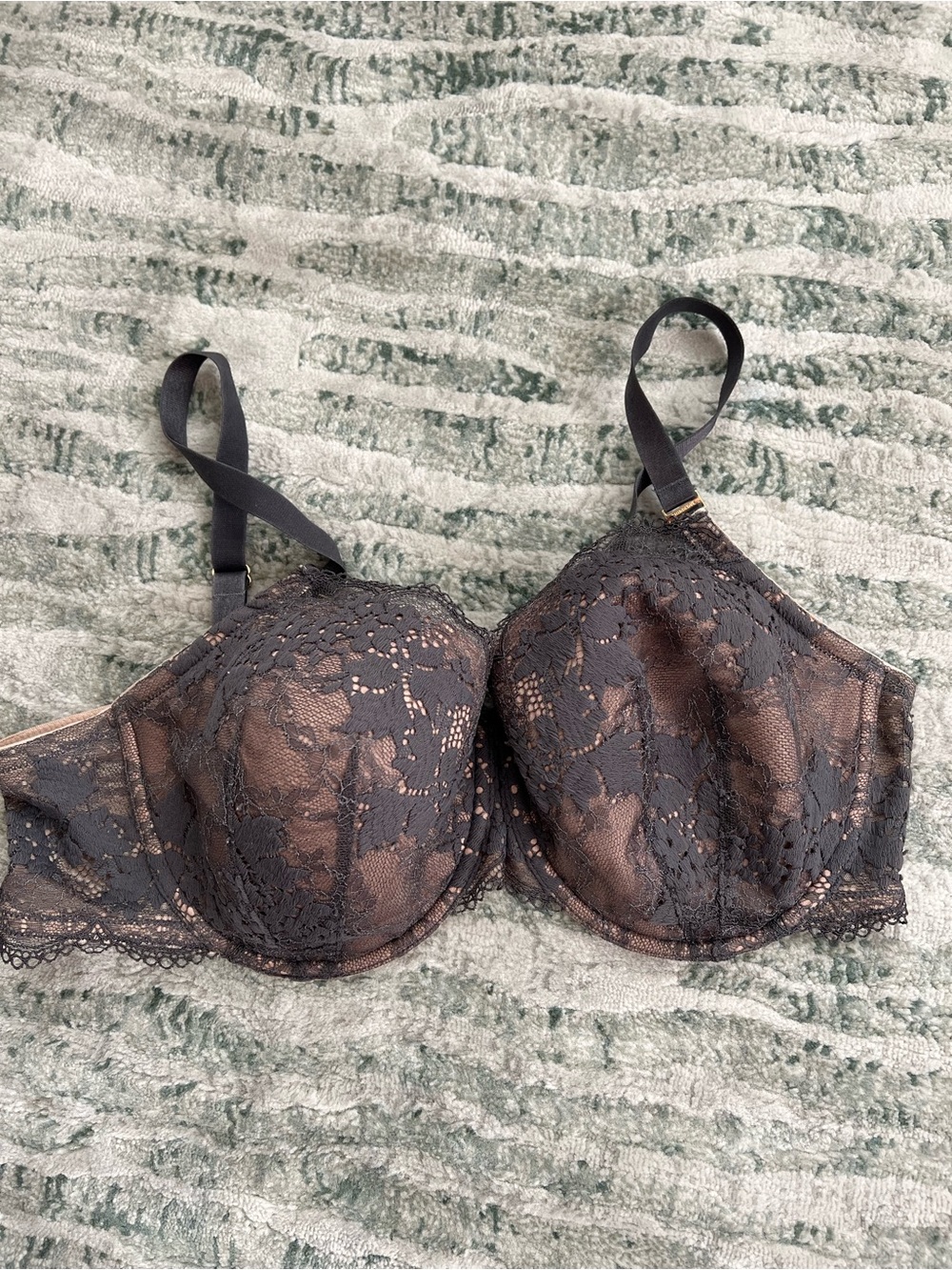 ThirdLove 24/7® Classic
T-Shirt Bra Black Lace Underwire Bra with Nude Lining